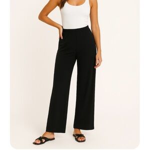 Chicos Black Chino Travel Pants Size 2 Wide Leg Stretchy Pull On Lagenlook